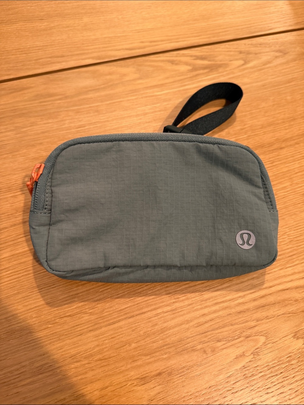 Everywhere Belt Bag Mini Lululemom. New! Green with Orange Zip